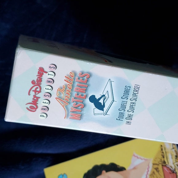 The Annette Mysterys Annette Funicello Disney Book Set - Picture 12 of 12